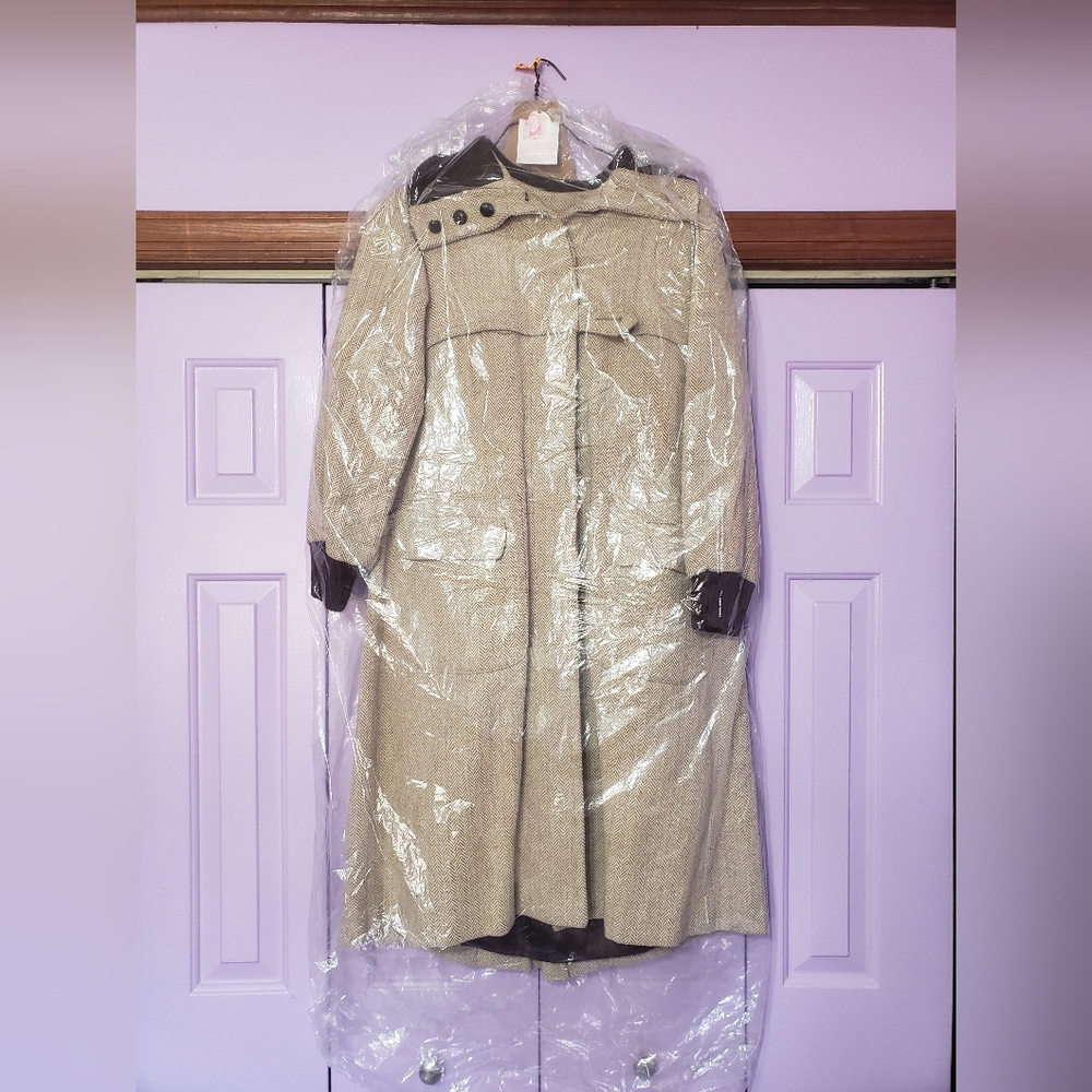 Woman's Large Vintage Tweed Coat